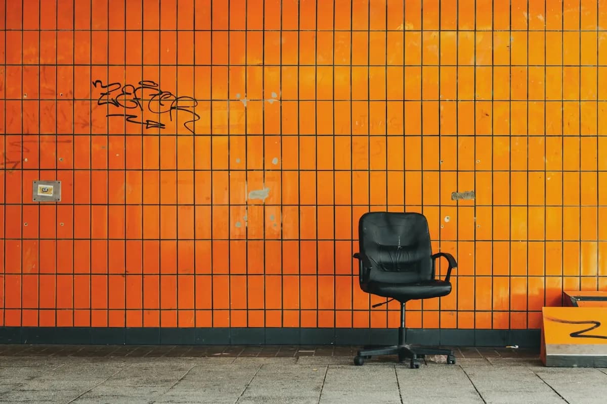 Cover Image for Chatbot Abandonment Rate: How to Find and Fix Drop-Off