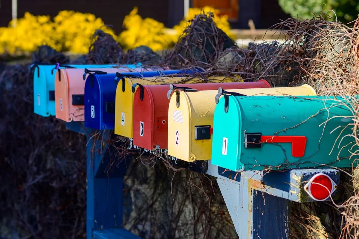 Cover Image for Email Has Been 'Dying' Since 1995: What Obituaries Get Wrong