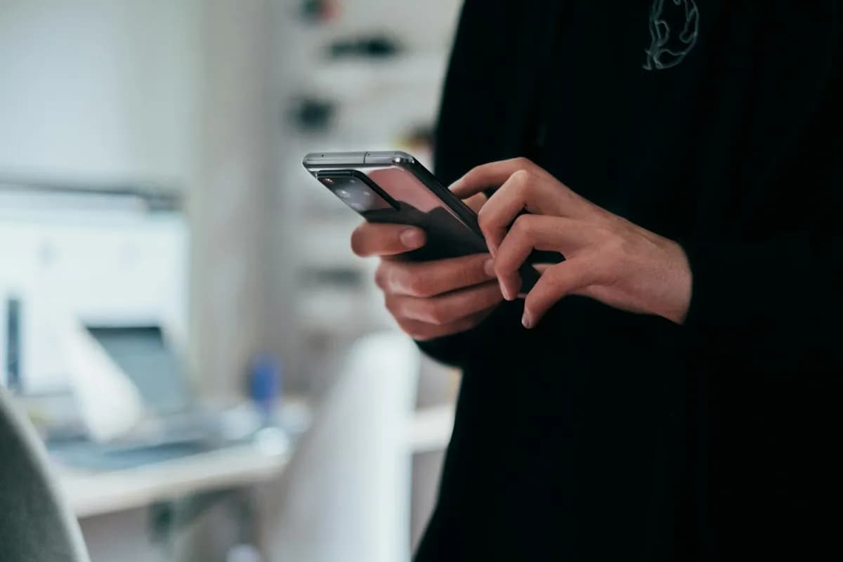 Cover Image for Keep WhatsApp Business on Your Phone While Adding AI